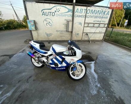 Белый Хонда CBR 250R, объемом двигателя 0.25 л и пробегом 1 тыс. км за 2000 $, фото 11 на Automoto.ua