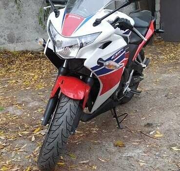 Білий Хонда CBR 250R, об'ємом двигуна 0.25 л та пробігом 3 тис. км за 3000 $, фото 3 на Automoto.ua