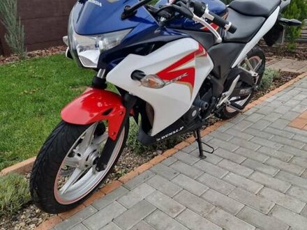Білий Хонда CBR 250R, об'ємом двигуна 0.25 л та пробігом 59 тис. км за 2500 $, фото 1 на Automoto.ua
