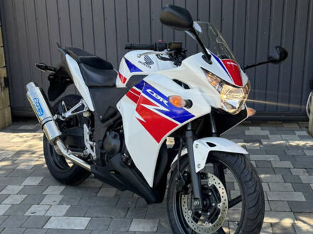Белый Хонда CBR 250R, объемом двигателя 0.25 л и пробегом 10 тыс. км за 3200 $, фото 1 на Automoto.ua