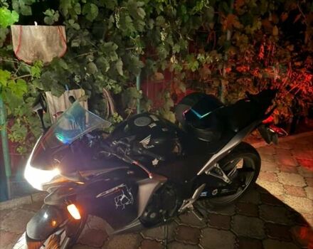 Черный Хонда CBR 250R, объемом двигателя 0.25 л и пробегом 30 тыс. км за 2900 $, фото 3 на Automoto.ua