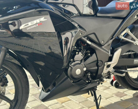 Черный Хонда CBR 250R, объемом двигателя 0.25 л и пробегом 7 тыс. км за 2900 $, фото 12 на Automoto.ua