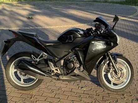 Хонда CBR 250R 2012 в Киеве на Automoto.ua Черный Хонда CBR 250R, объемом двигателя 0.25 л и пробегом 29 тыс. км за 2600 $, фото 1 на Automoto.ua