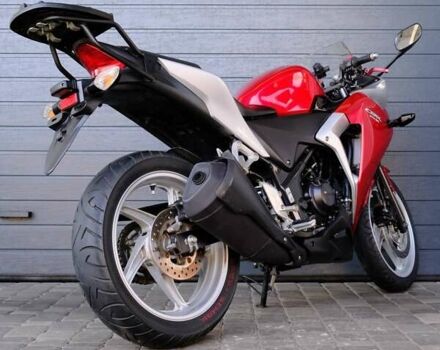 Красный Хонда CBR 250R, объемом двигателя 0.25 л и пробегом 37 тыс. км за 2700 $, фото 4 на Automoto.ua