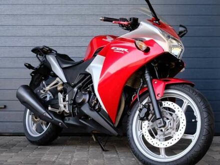 Хонда CBR 250R 2011 в Белой Церкве на Automoto.ua Красный Хонда CBR 250R, объемом двигателя 0.25 л и пробегом 37 тыс. км за 2700 $, фото 1 на Automoto.ua