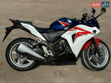 Хонда CBR 250R 2011 у Сновськ (Щорс) на Automoto.ua Хонда CBR 250R, об'ємом двигуна 0 л та пробігом 16 тис. км за 3000 $, фото 1 на Automoto.ua