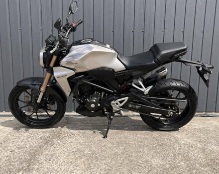 Серый Хонда CBR 250R, объемом двигателя 0.25 л и пробегом 22 тыс. км за 3900 $, фото 9 на Automoto.ua