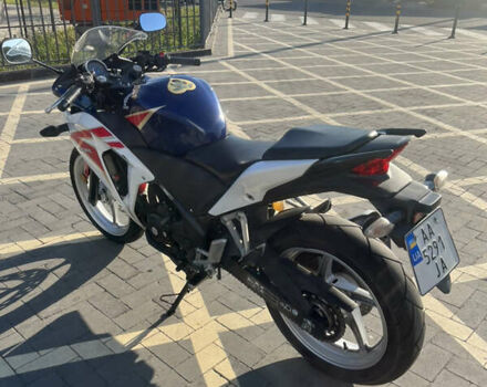 Синий Хонда CBR 250R, объемом двигателя 0.25 л и пробегом 26 тыс. км за 3000 $, фото 1 на Automoto.ua