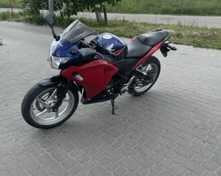 Хонда CBR 250RR, об'ємом двигуна 0.25 л та пробігом 0 тис. км за 1500 $, фото 3 на Automoto.ua