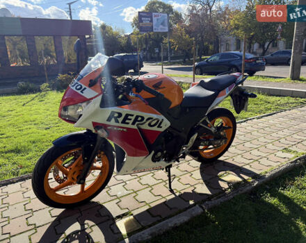 Оранжевый Хонда CBR 300R, объемом двигателя 0.29 л и пробегом 17 тыс. км за 3300 $, фото 3 на Automoto.ua
