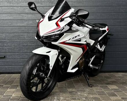 Белый Хонда CBR 400R, объемом двигателя 0.4 л и пробегом 32 тыс. км за 6000 $, фото 2 на Automoto.ua