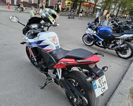 Белый Хонда CBR 400R, объемом двигателя 0.4 л и пробегом 56 тыс. км за 3900 $, фото 3 на Automoto.ua