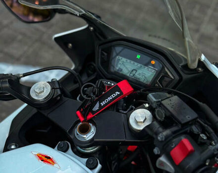 Белый Хонда CBR 400R, объемом двигателя 0.4 л и пробегом 20 тыс. км за 5200 $, фото 6 на Automoto.ua