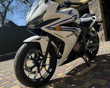 Белый Хонда CBR 400R, объемом двигателя 0.4 л и пробегом 31 тыс. км за 5500 $, фото 2 на Automoto.ua