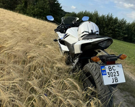 Белый Хонда CBR 400R, объемом двигателя 0.4 л и пробегом 31 тыс. км за 5500 $, фото 13 на Automoto.ua
