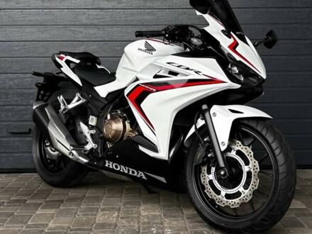 Белый Хонда CBR 400R, объемом двигателя 0.4 л и пробегом 32 тыс. км за 6000 $, фото 1 на Automoto.ua