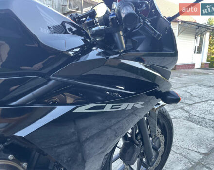 Черный Хонда CBR 400R, объемом двигателя 0.4 л и пробегом 39 тыс. км за 4150 $, фото 10 на Automoto.ua
