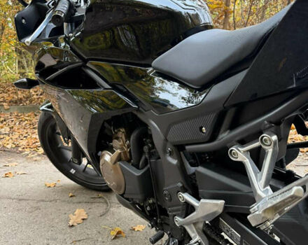 Черный Хонда CBR 400R, объемом двигателя 0.4 л и пробегом 8 тыс. км за 5600 $, фото 26 на Automoto.ua