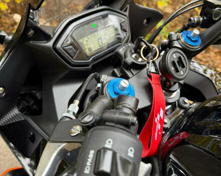 Черный Хонда CBR 400R, объемом двигателя 0.4 л и пробегом 8 тыс. км за 5600 $, фото 29 на Automoto.ua