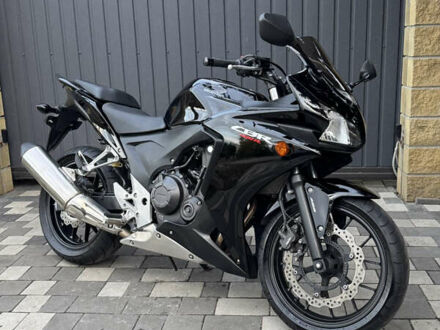 Черный Хонда CBR 400R, объемом двигателя 0.4 л и пробегом 153 тыс. км за 4400 $, фото 1 на Automoto.ua