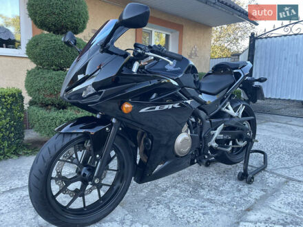 Черный Хонда CBR 400R, объемом двигателя 0.4 л и пробегом 39 тыс. км за 4150 $, фото 1 на Automoto.ua
