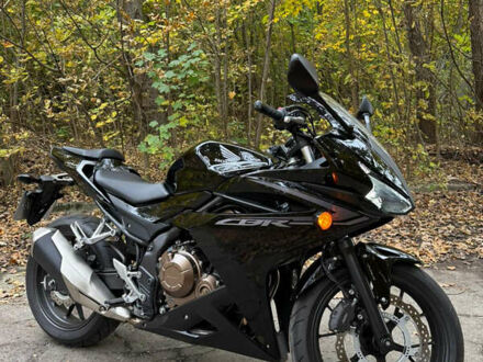 Черный Хонда CBR 400R, объемом двигателя 0.4 л и пробегом 8 тыс. км за 5600 $, фото 1 на Automoto.ua