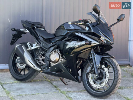 Черный Хонда CBR 400R, объемом двигателя 0.4 л и пробегом 35 тыс. км за 5000 $, фото 1 на Automoto.ua