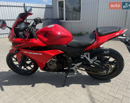 Красный Хонда CBR 400R, объемом двигателя 0.4 л и пробегом 17 тыс. км за 4700 $, фото 2 на Automoto.ua