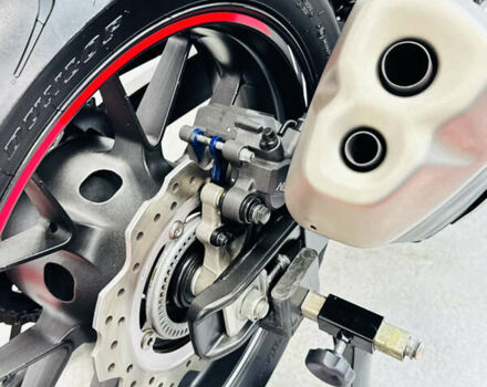 Красный Хонда CBR 400R, объемом двигателя 0.4 л и пробегом 11 тыс. км за 6000 $, фото 19 на Automoto.ua