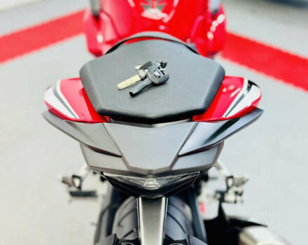 Красный Хонда CBR 400R, объемом двигателя 0.4 л и пробегом 11 тыс. км за 6000 $, фото 31 на Automoto.ua