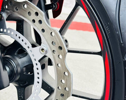 Красный Хонда CBR 400R, объемом двигателя 0.4 л и пробегом 11 тыс. км за 6000 $, фото 17 на Automoto.ua