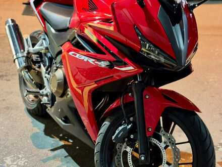 Хонда CBR 400R 2017 в Днепре (Днепропетровске) на Automoto.ua Красный Хонда CBR 400R, объемом двигателя 0.4 л и пробегом 23 тыс. км за 5300 $, фото 1 на Automoto.ua