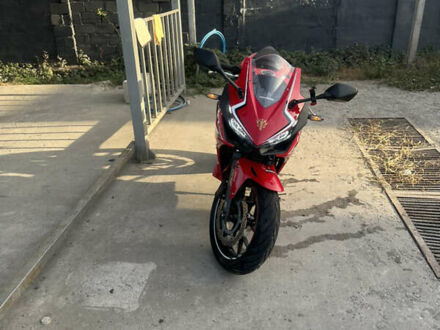 Хонда CBR 400R 2020 в Харькове на Automoto.ua Красный Хонда CBR 400R, объемом двигателя 0 л и пробегом 11 тыс. км за 6000 $, фото 1 на Automoto.ua