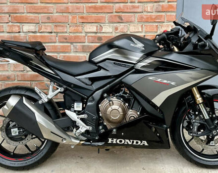 Хонда CBR 400R, объемом двигателя 0.4 л и пробегом 17 тыс. км за 5500 $, фото 2 на Automoto.ua