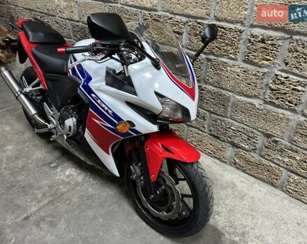 Хонда CBR 400R, объемом двигателя 0 л и пробегом 26 тыс. км за 3900 $, фото 5 на Automoto.ua