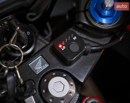 Хонда CBR 400R, объемом двигателя 0.4 л и пробегом 12 тыс. км за 6000 $, фото 11 на Automoto.ua