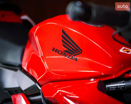 Хонда CBR 400R, объемом двигателя 0.4 л и пробегом 12 тыс. км за 6000 $, фото 8 на Automoto.ua