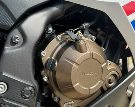 Хонда CBR 400R, объемом двигателя 0 л и пробегом 21 тыс. км за 5500 $, фото 5 на Automoto.ua