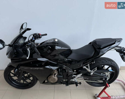 Хонда CBR 400R, объемом двигателя 0.4 л и пробегом 16 тыс. км за 5500 $, фото 10 на Automoto.ua
