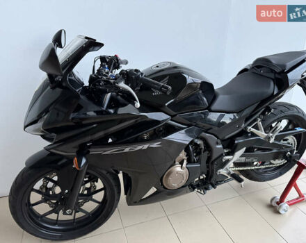 Хонда CBR 400R, объемом двигателя 0.4 л и пробегом 16 тыс. км за 5500 $, фото 9 на Automoto.ua