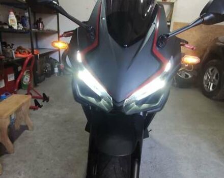 Серый Хонда CBR 400R, объемом двигателя 0.4 л и пробегом 16 тыс. км за 5800 $, фото 6 на Automoto.ua