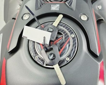 Сірий Хонда CBR 650, об'ємом двигуна 0.65 л та пробігом 10 тис. км за 8999 $, фото 29 на Automoto.ua