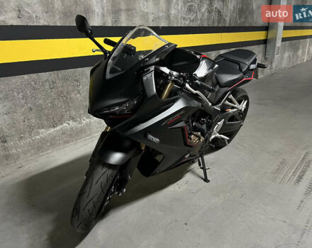 Чорний Хонда CBR 650R, об'ємом двигуна 0.65 л та пробігом 7 тис. км за 8500 $, фото 2 на Automoto.ua