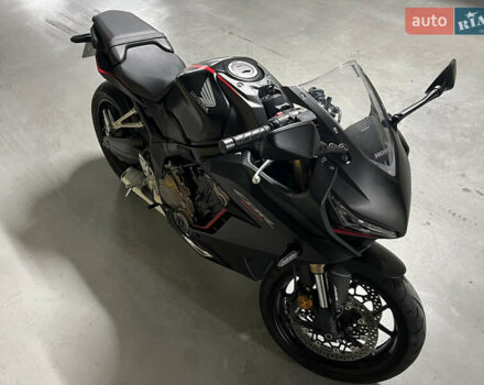 Чорний Хонда CBR 650R, об'ємом двигуна 0.65 л та пробігом 7 тис. км за 8500 $, фото 15 на Automoto.ua