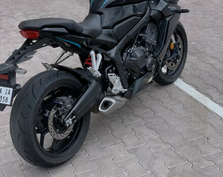 Черный Хонда CBR 650R, объемом двигателя 0.65 л и пробегом 9 тыс. км за 8500 $, фото 5 на Automoto.ua