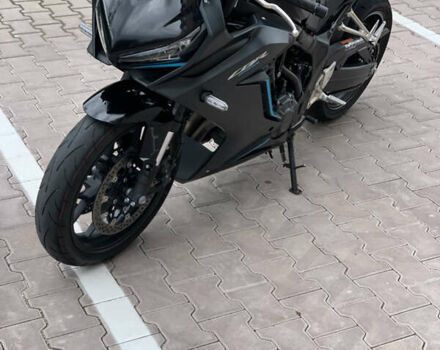 Черный Хонда CBR 650R, объемом двигателя 0.65 л и пробегом 9 тыс. км за 8500 $, фото 2 на Automoto.ua