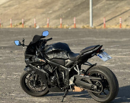 Черный Хонда CBR 650R, объемом двигателя 0.65 л и пробегом 14 тыс. км за 9800 $, фото 5 на Automoto.ua