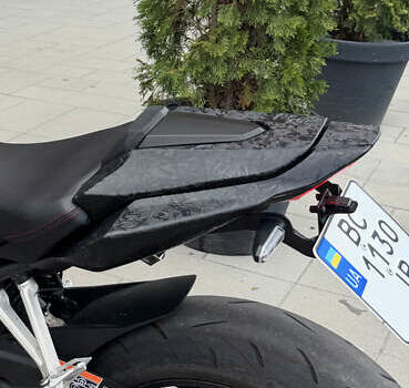 Черный Хонда CBR 650R, объемом двигателя 0.65 л и пробегом 14 тыс. км за 9800 $, фото 12 на Automoto.ua