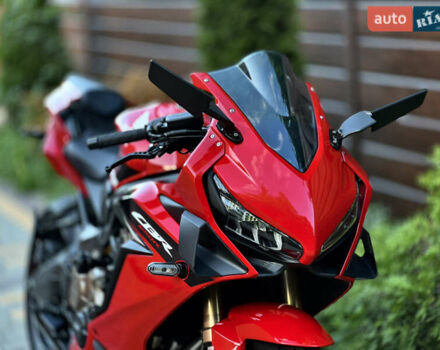 Красный Хонда CBR 650R, объемом двигателя 0.65 л и пробегом 5 тыс. км за 8600 $, фото 4 на Automoto.ua