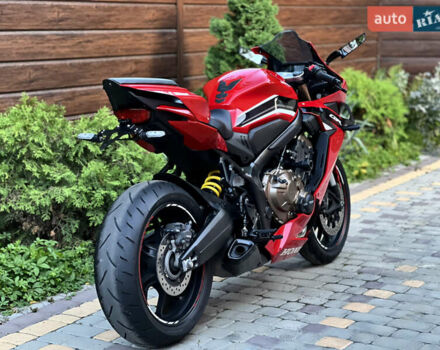 Красный Хонда CBR 650R, объемом двигателя 0.65 л и пробегом 5 тыс. км за 8600 $, фото 2 на Automoto.ua